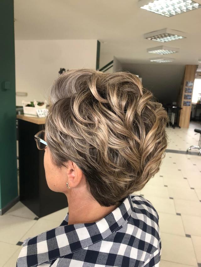 Hair salon service